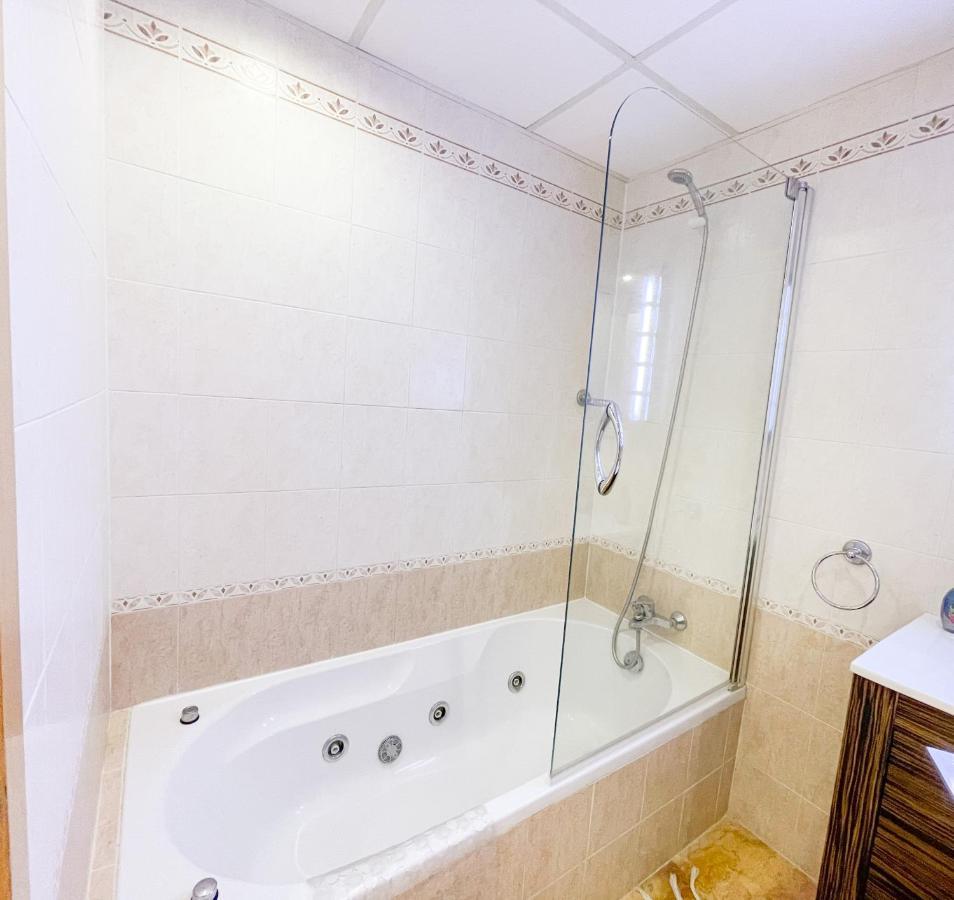 Ocean Mascarat Apartment Алтеа Екстериор снимка
